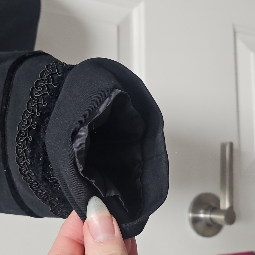 Gorgeous Script Snap Front Jacket With Velvet & R… - image 5